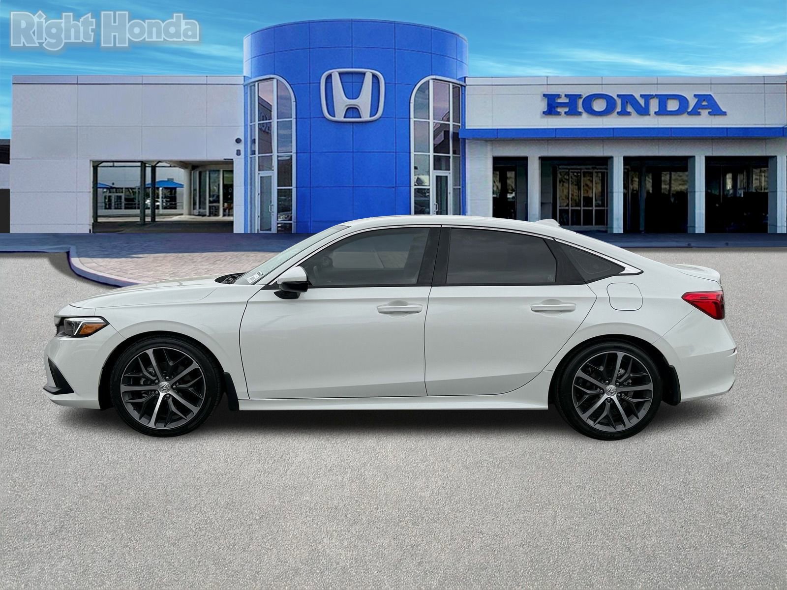 Used 2024 Honda Civic Touring image 3