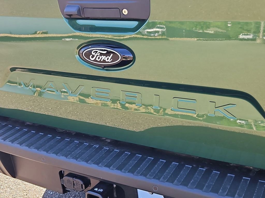 New 2025 Ford Maverick Lariat w/ Black Appearance Package image 29