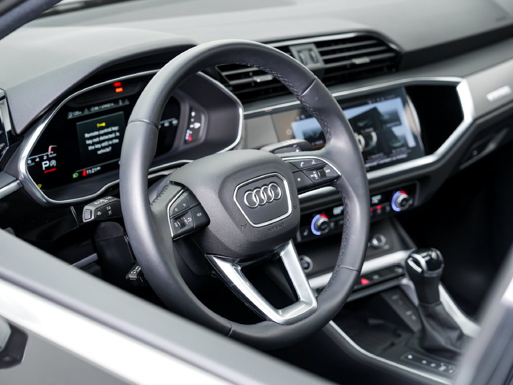 Certified 2025 Audi Q3 2.0T Premium Plus w/ Premium Plus Package AWD/4WD image 9