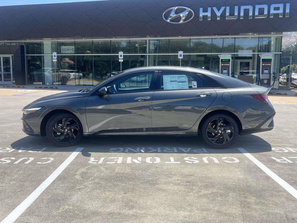 New 2026 Hyundai Elantra SEL Sport FWD image 31