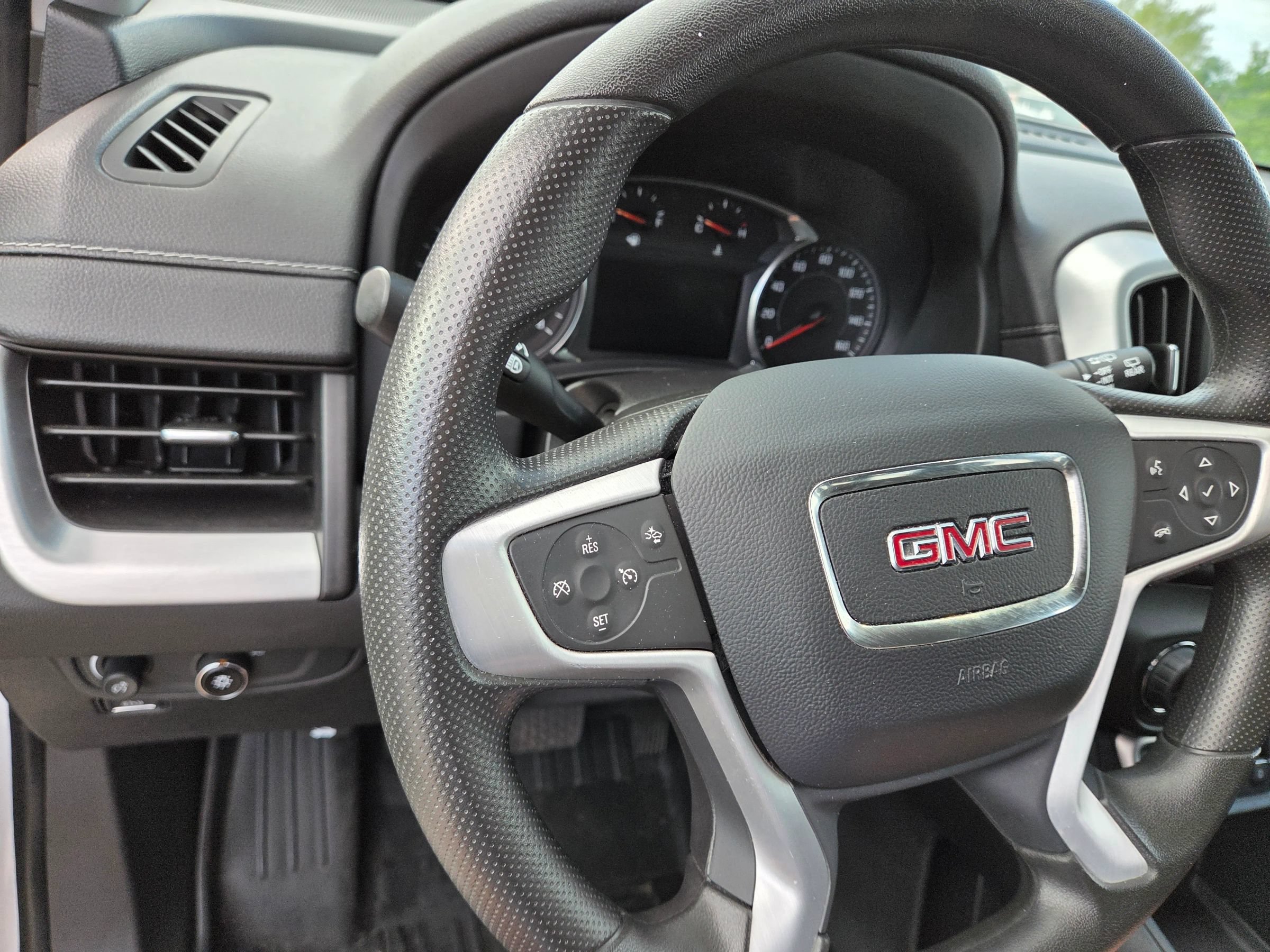 Used 2023 GMC Terrain SLE w/ Driver Convenience Package AWD/4WD image 25