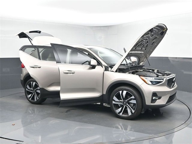 Used 2024 Volvo XC40 B5 Plus w/ Protection Package Premier image 51