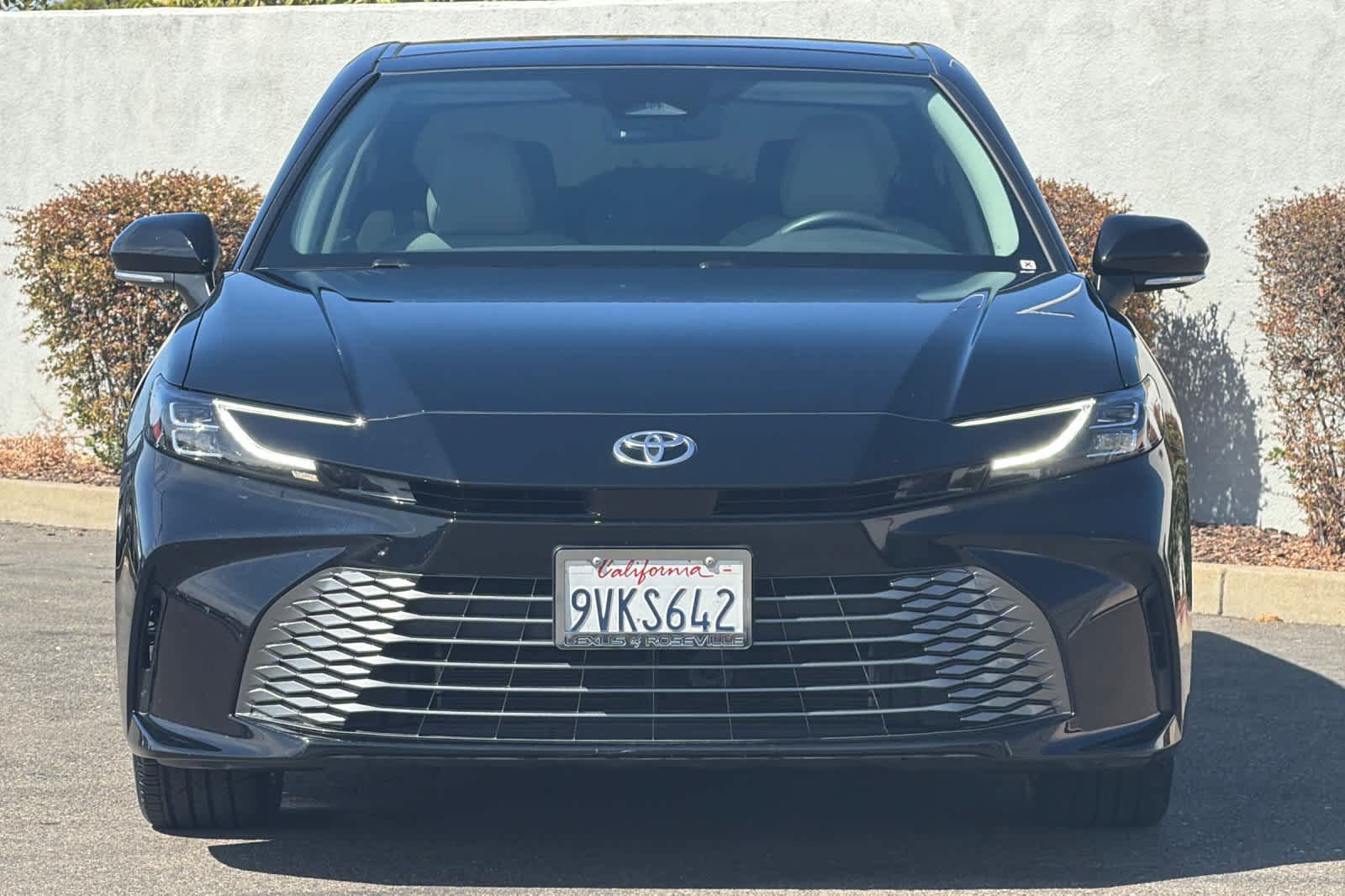 Used 2025 Toyota Camry XLE AWD/4WD image 10