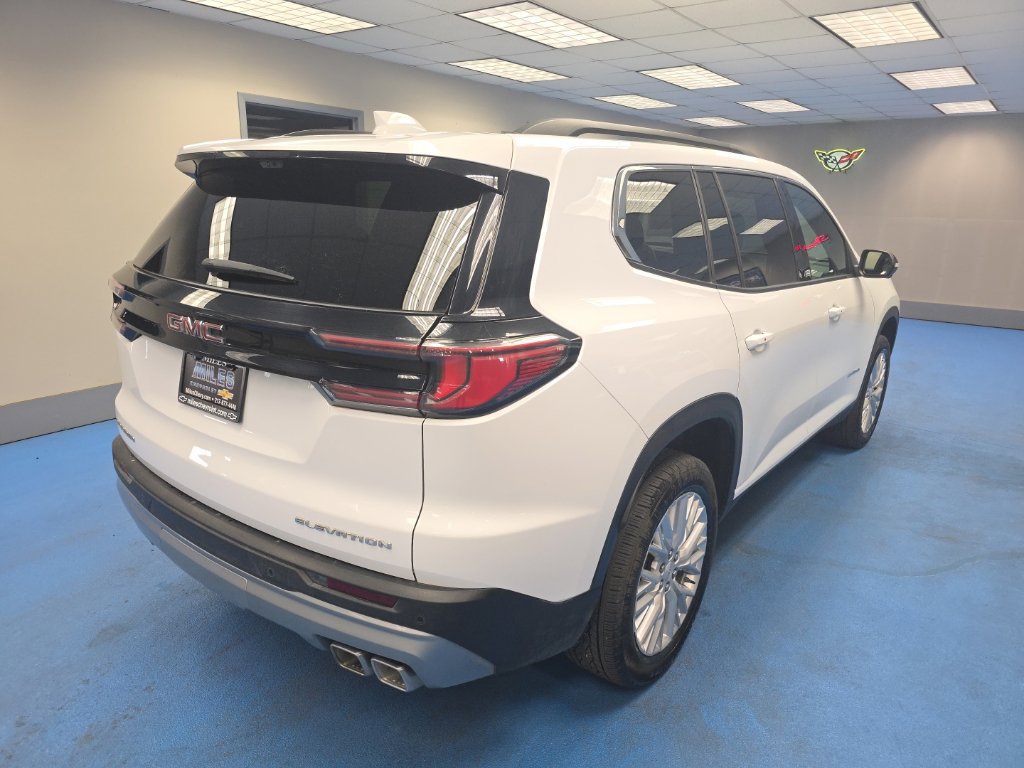 Certified 2026 GMC Acadia Elevation w/ Elevation Premium Package FWD image 3