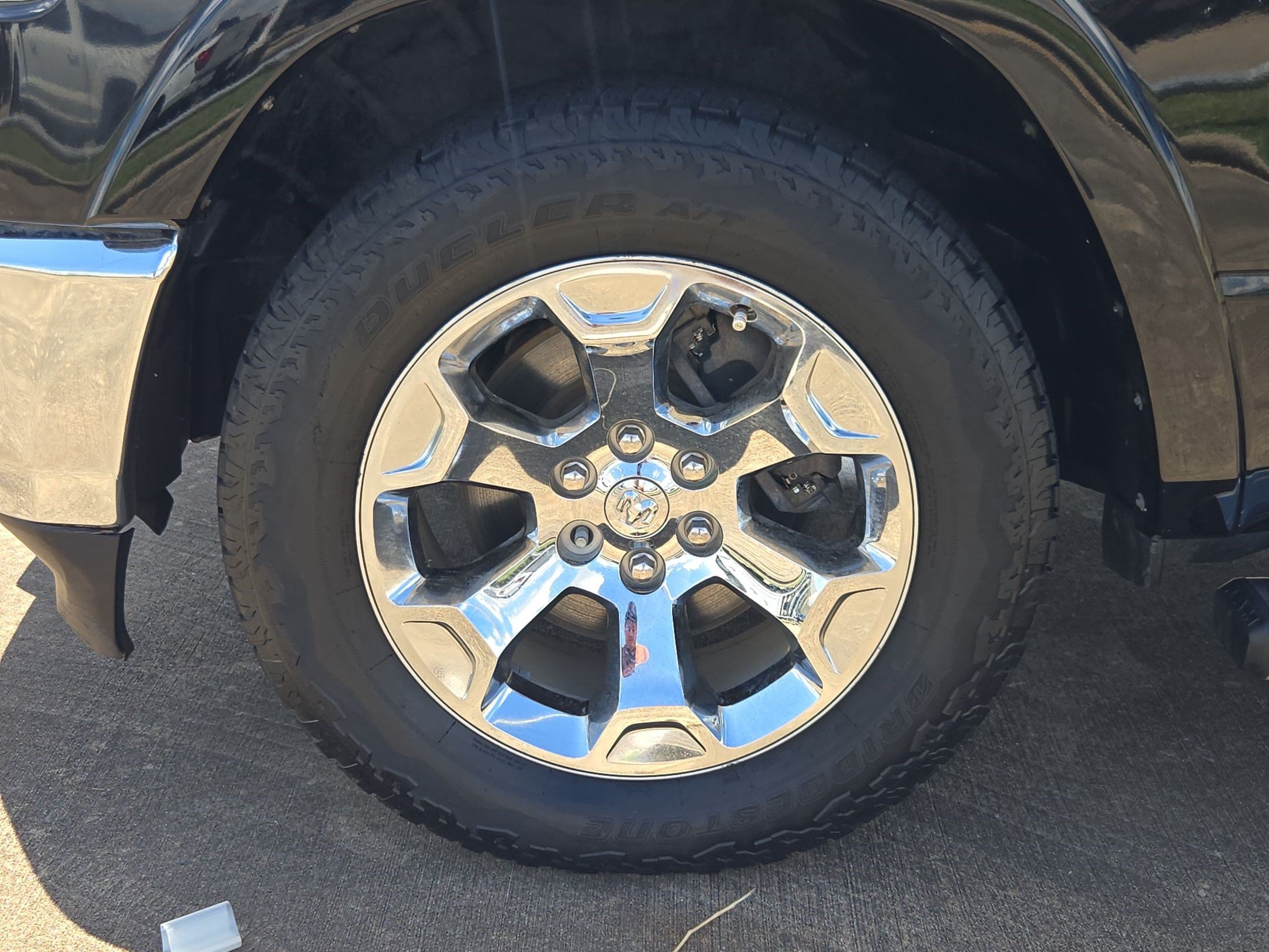 Used 2020 RAM 1500 Laramie RWD image 12
