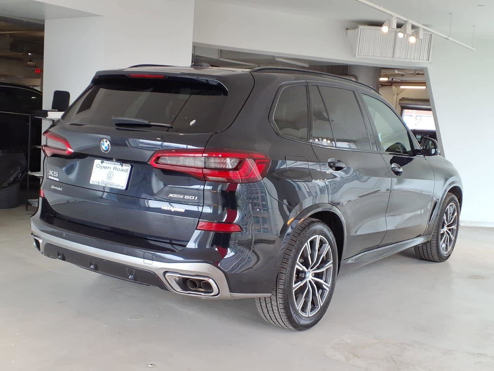Used 2019 BMW X5 xDrive50i w/ M Sport Package AWD/4WD image 4
