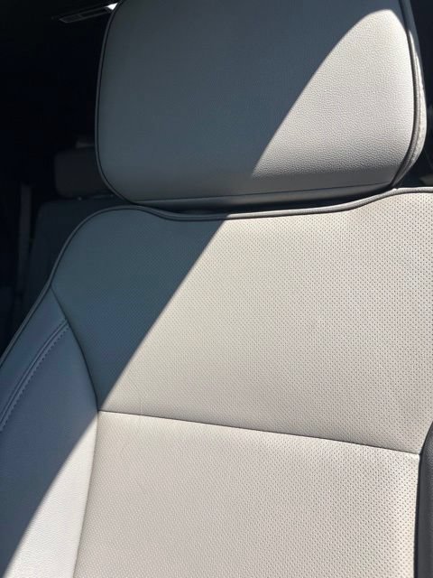 Used 2025 GMC Yukon Elevation w/ LPO, Floor Liner Package RWD image 9