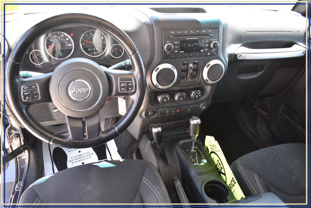 Used 2018 Jeep Wrangler Unlimited Sahara w/ Connectivity Group AWD/4WD image 19