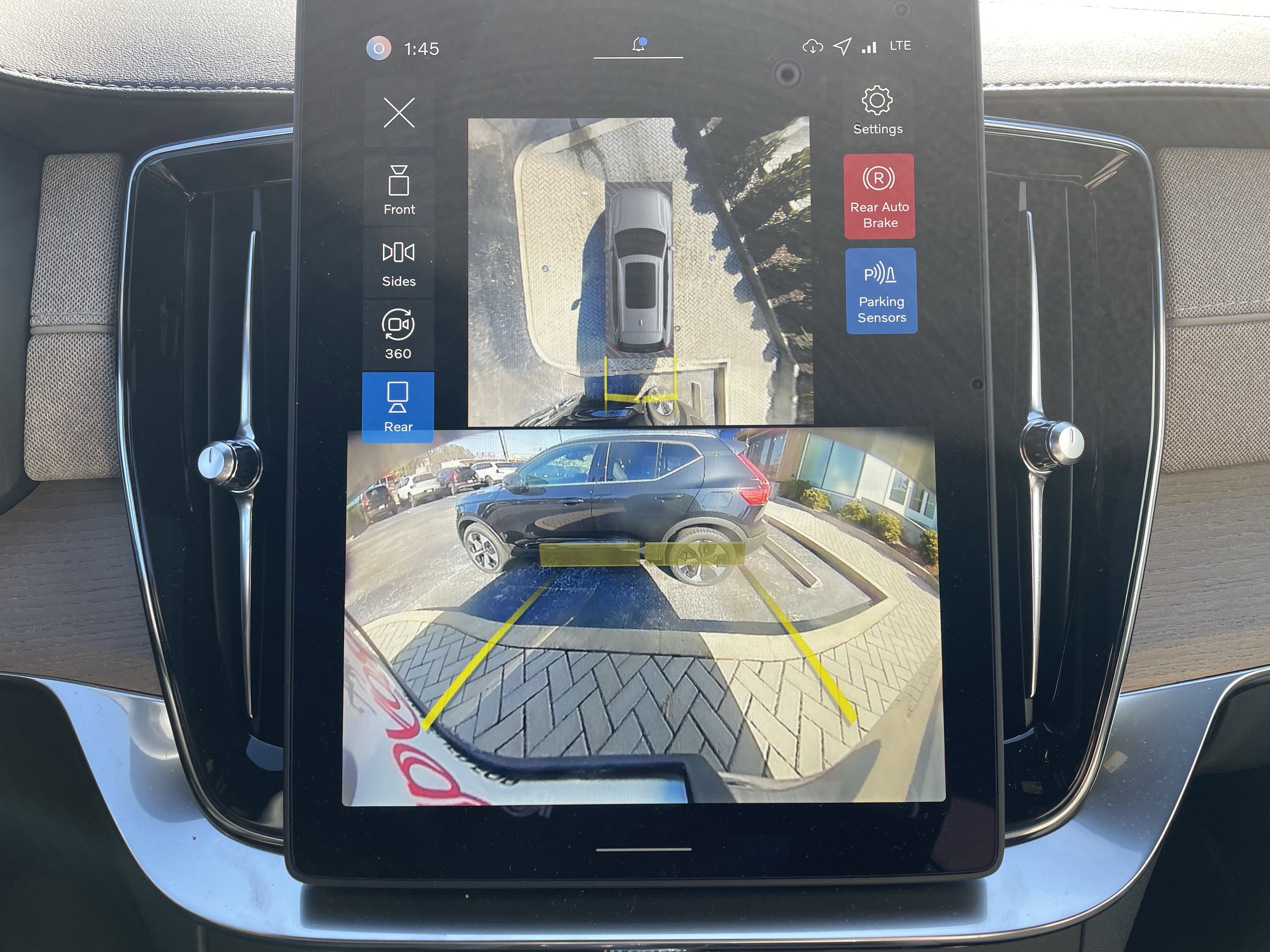 New 2026 Volvo XC90 B6 Plus w/ Protection Package Premier image 19