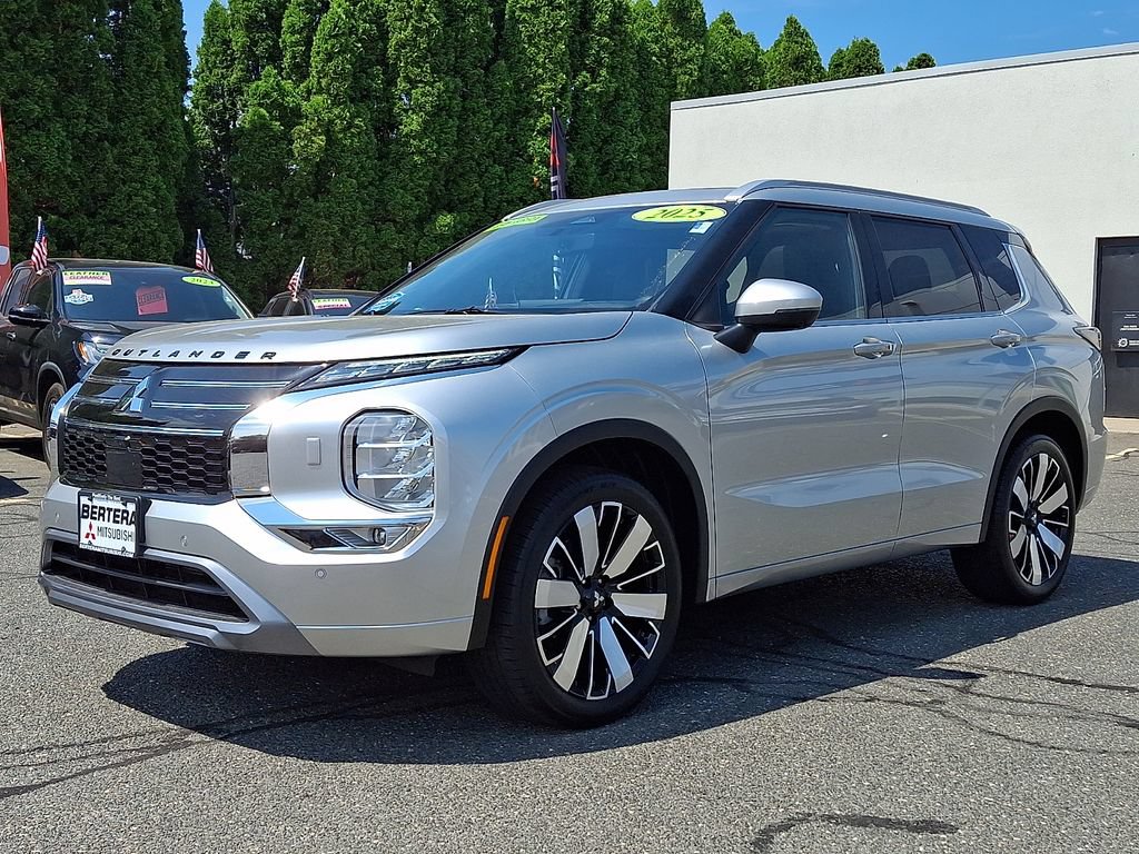 Used 2025 Mitsubishi Outlander SEL AWD/4WD image 3