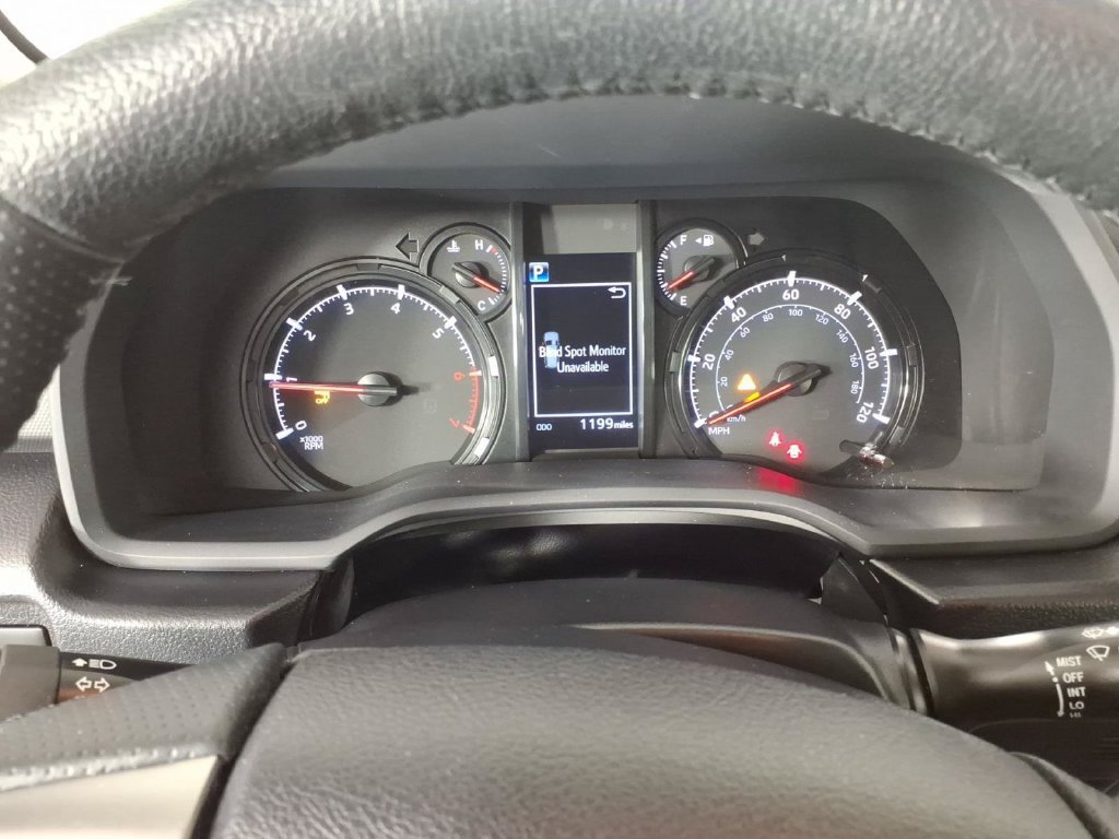 Used 2024 Toyota 4Runner SR5 Premium w/ Moonroof Package AWD/4WD image 19
