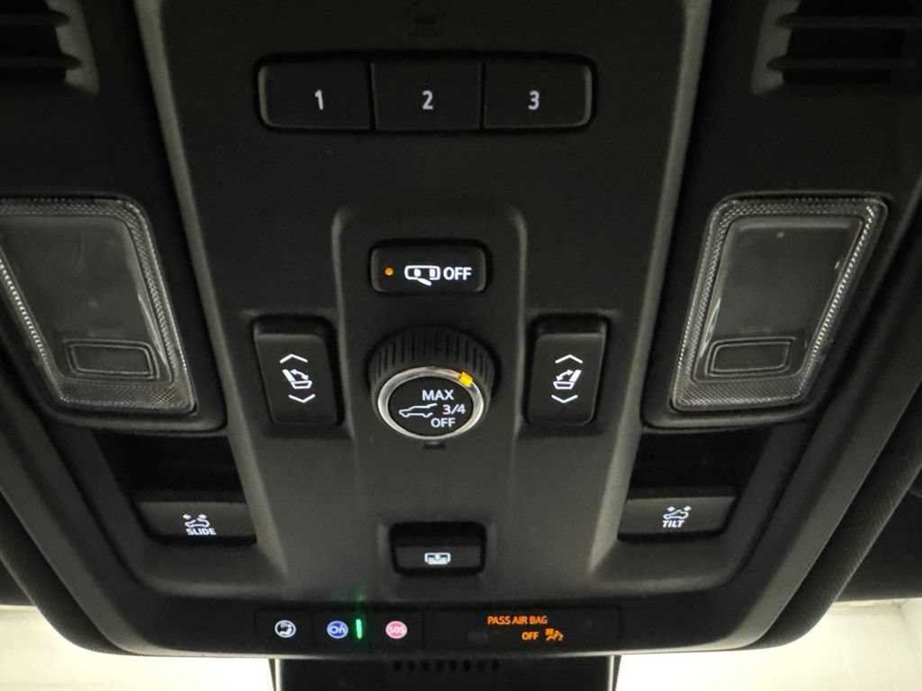 Used 2024 GMC Yukon AT4 w/ Technology Package AWD/4WD image 53