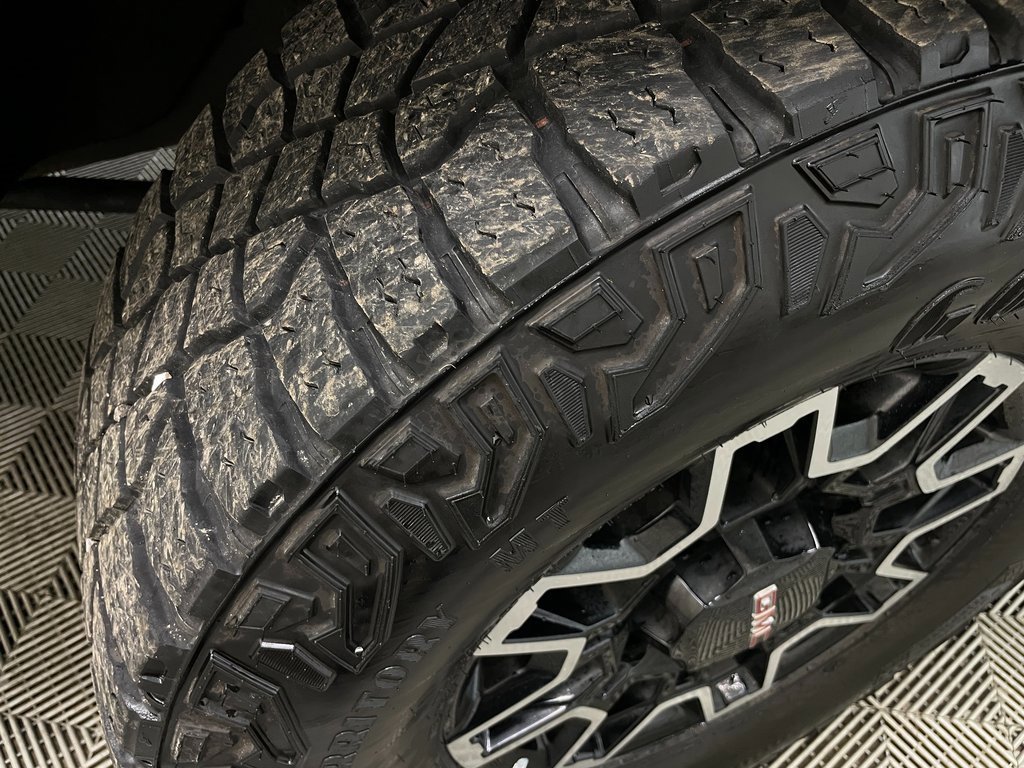 Used 2024 GMC Sierra 2500 AT4X image 58