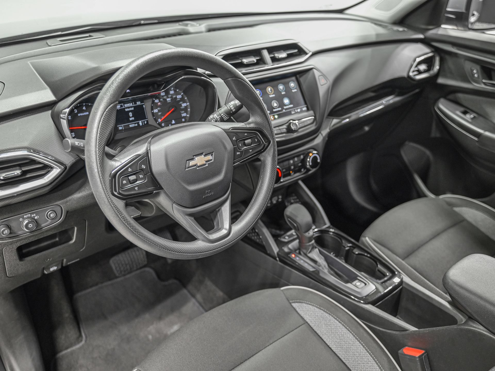 Used 2021 Chevrolet TrailBlazer LT AWD/4WD image 17