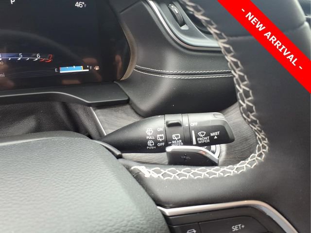 Used 2023 Jeep Grand Cherokee Limited w/ Black Appearance Package AWD/4WD image 21