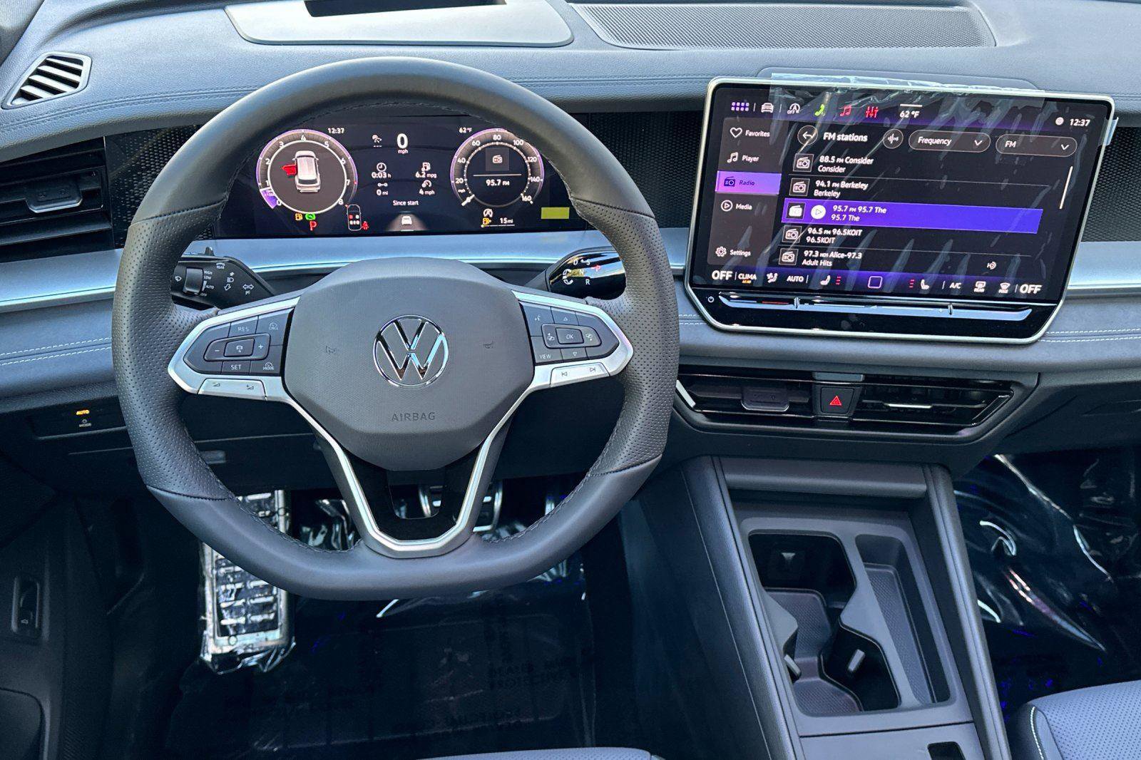New 2026 Volkswagen Tiguan SE R-Line FWD image 13