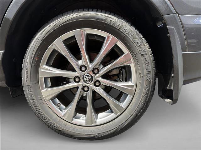 Used 2018 Toyota RAV4 Limited AWD/4WD image 8