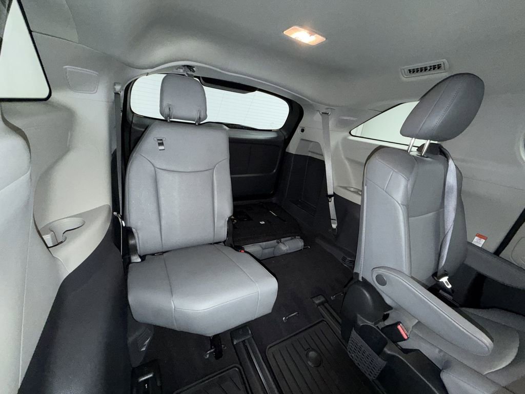Used 2024 Toyota Sienna XLE w/ XLE Plus Package AWD/4WD image 19