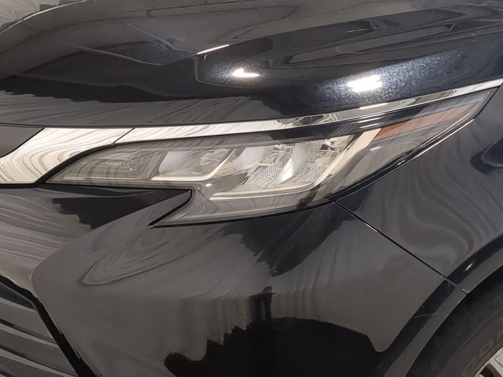 Used 2021 Toyota Sienna XLE FWD image 14