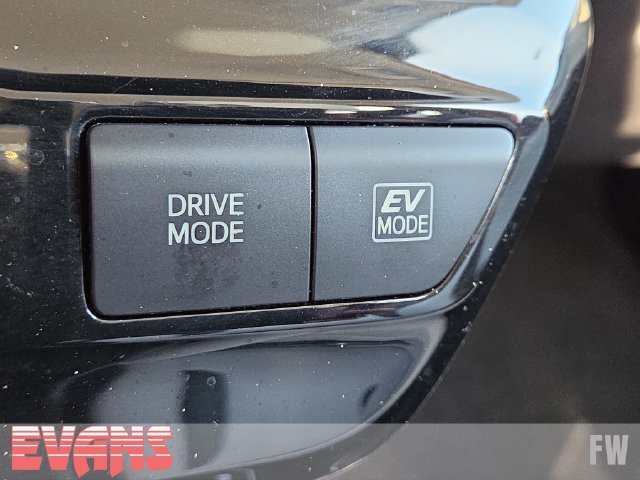 Used 2020 Toyota Prius XLE AWD/4WD image 11