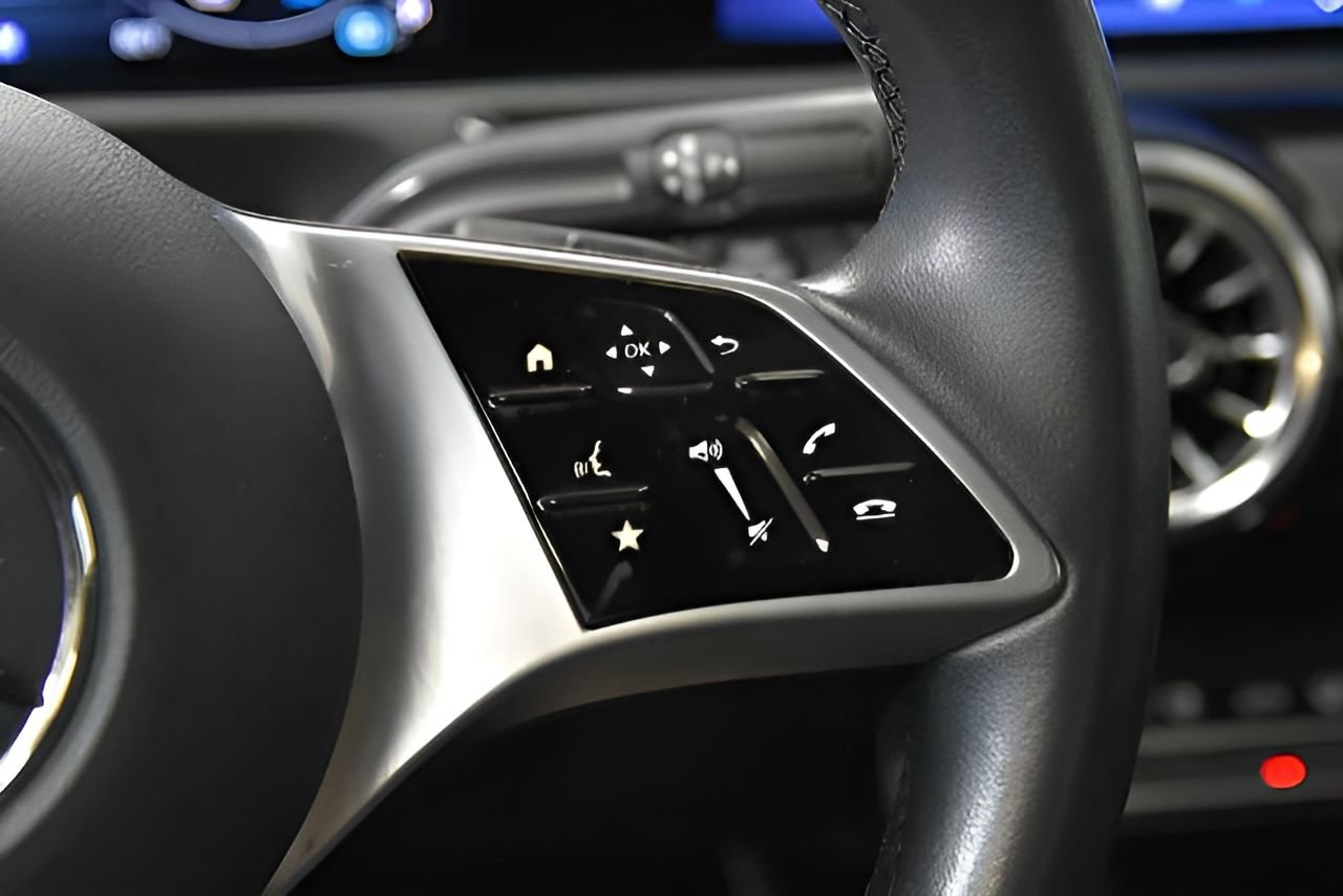 Used 2025 Mercedes-Benz CLA 250 image 21