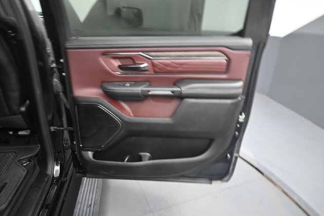 Used 2025 RAM 1500 Limited AWD/4WD image 14