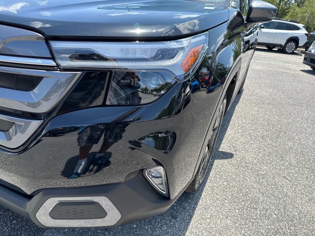 New 2025 Subaru Forester Limited w/ Popular Package image 9