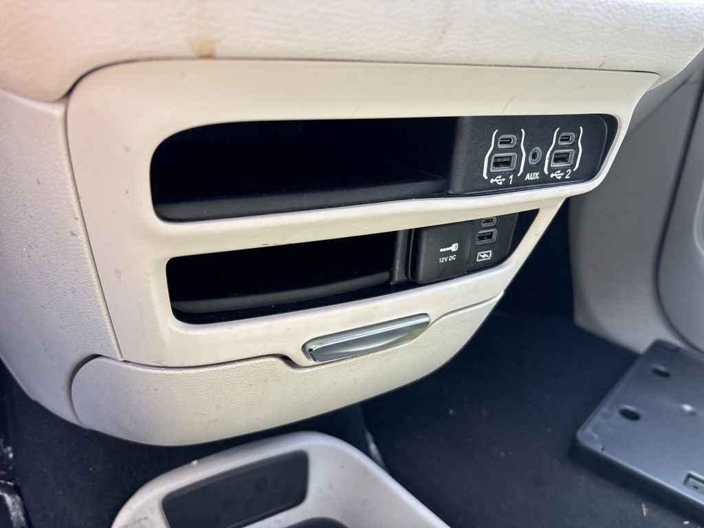 Used 2022 Chrysler Pacifica Touring-L FWD image 24