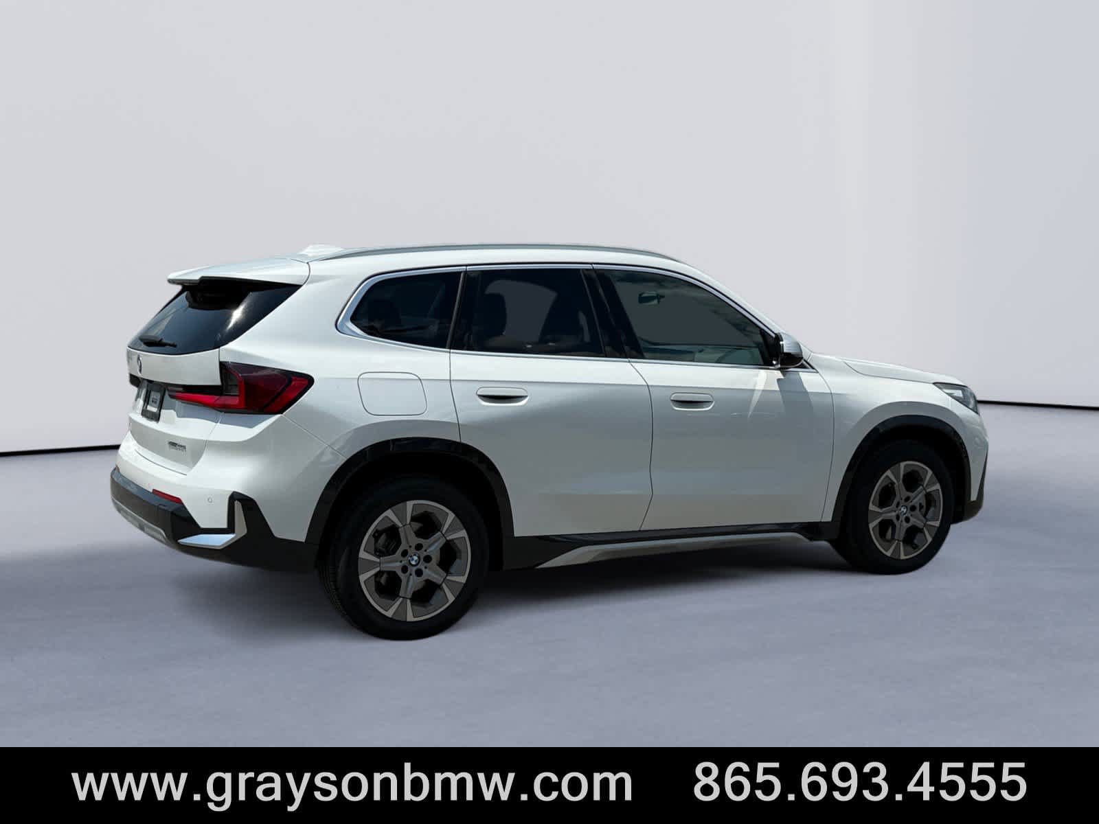 Used 2023 BMW X1 xDrive28i w/ Convenience Package AWD/4WD image 3
