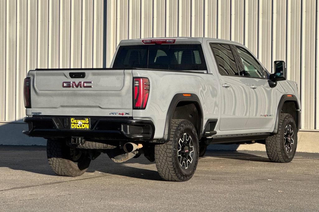 Used 2025 GMC Sierra 2500 AT4X image 4
