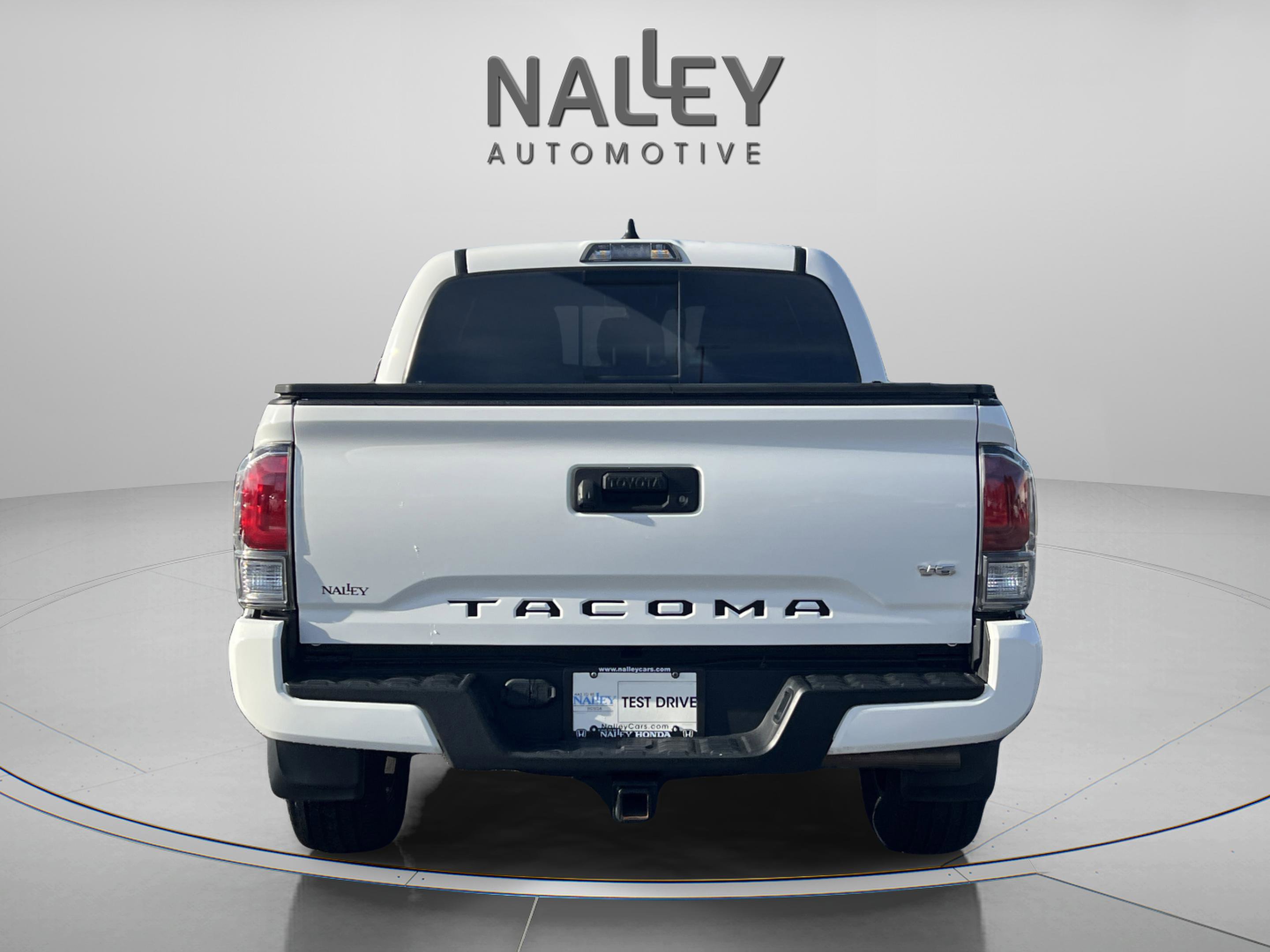 Used 2022 Toyota Tacoma SR image 4