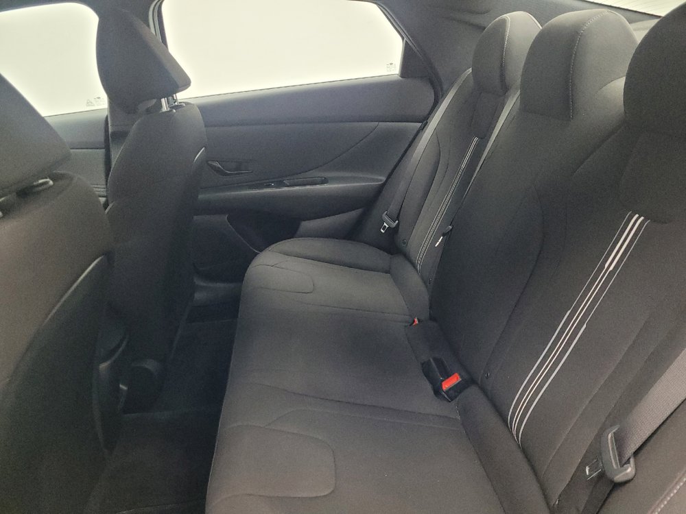 Used 2025 Hyundai Elantra Sport FWD image 18