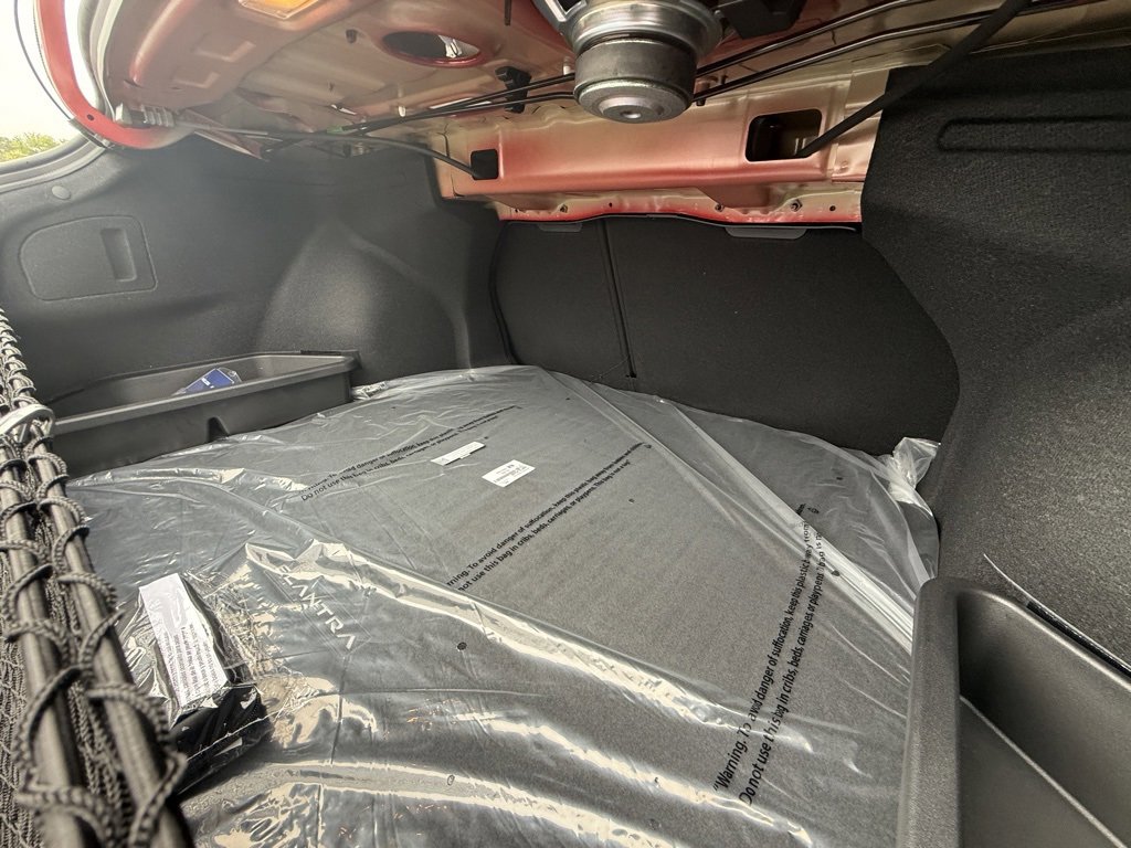 New 2025 Hyundai Elantra Limited image 14