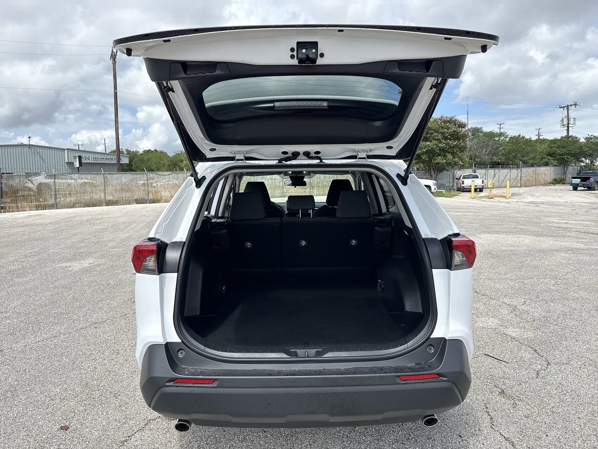Certified 2025 Toyota RAV4 LE FWD image 20