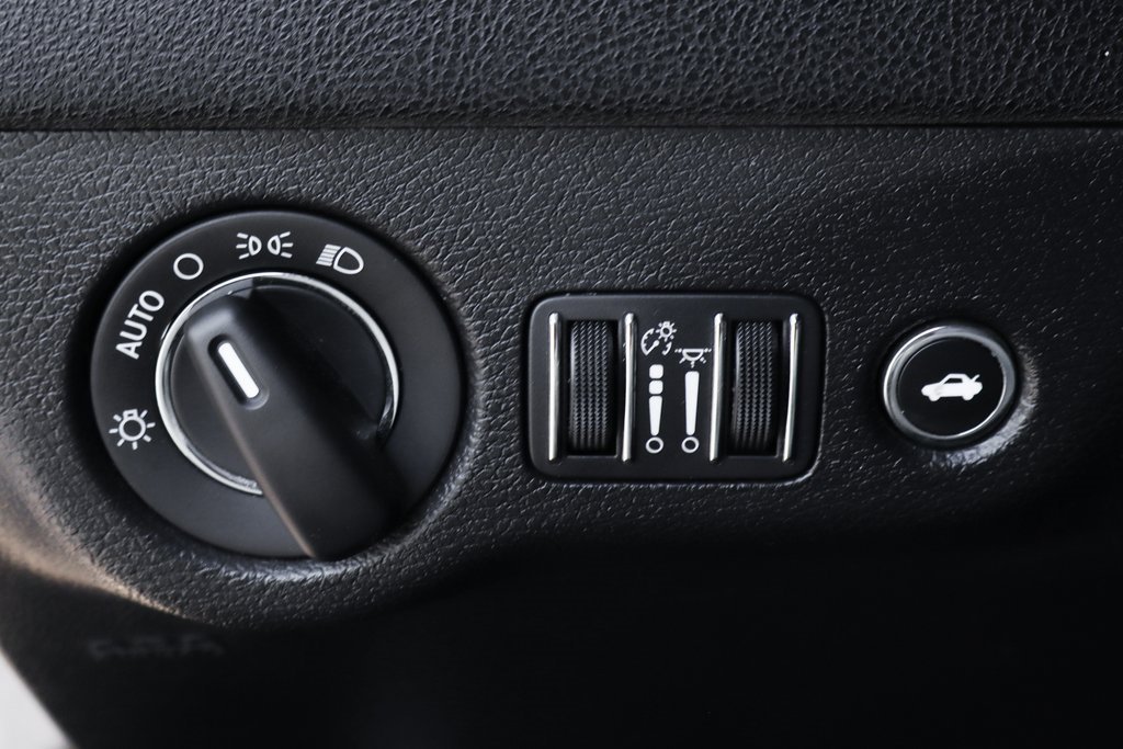 Used 2022 Chrysler 300 Touring image 23