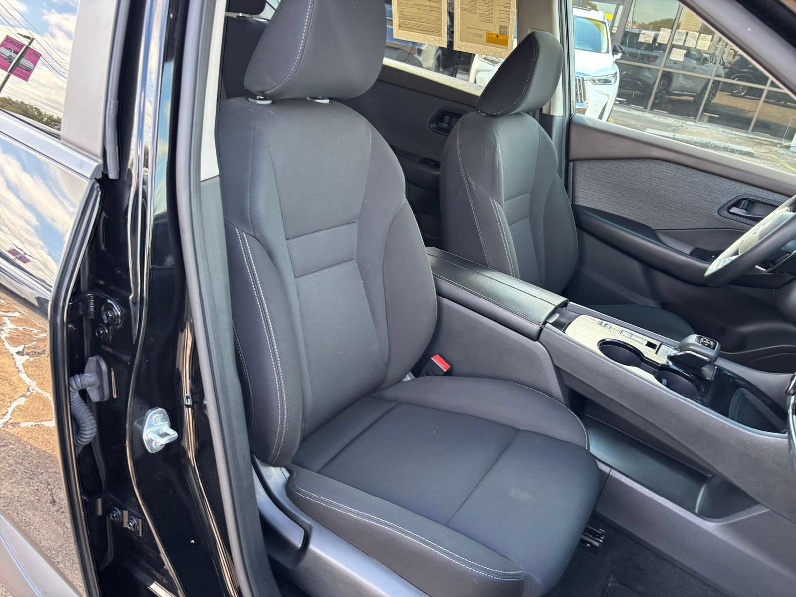 Used 2023 Nissan Rogue S FWD image 34