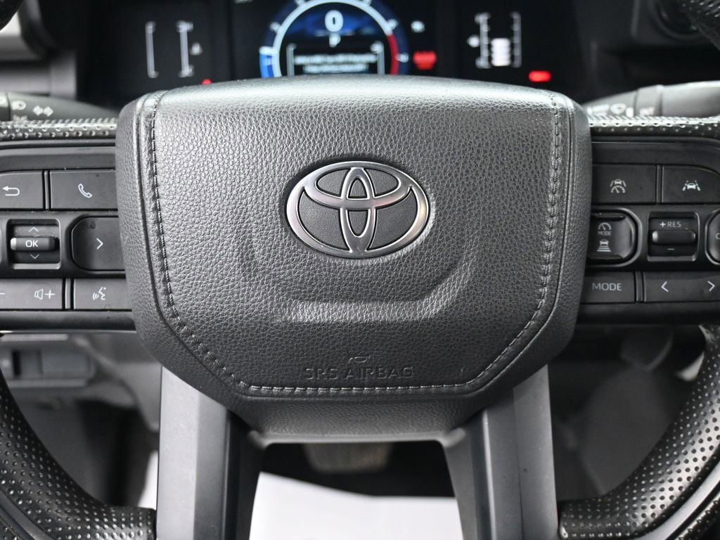 Used 2025 Toyota Tacoma SR image 21