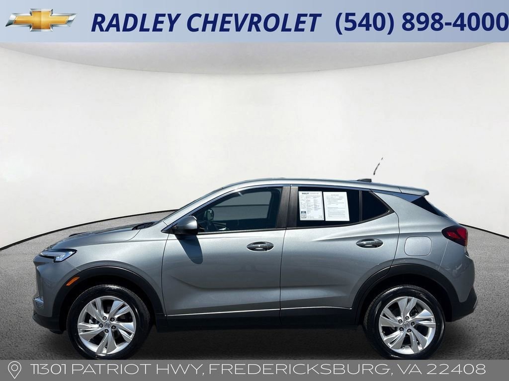 Used 2025 Buick Encore GX Preferred AWD/4WD image 16