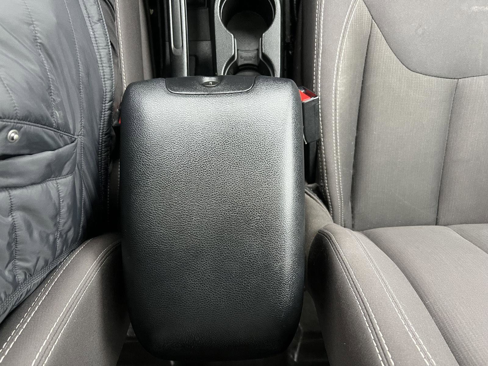 Used 2017 Jeep Wrangler Unlimited Sahara w/ Connectivity Group image 20