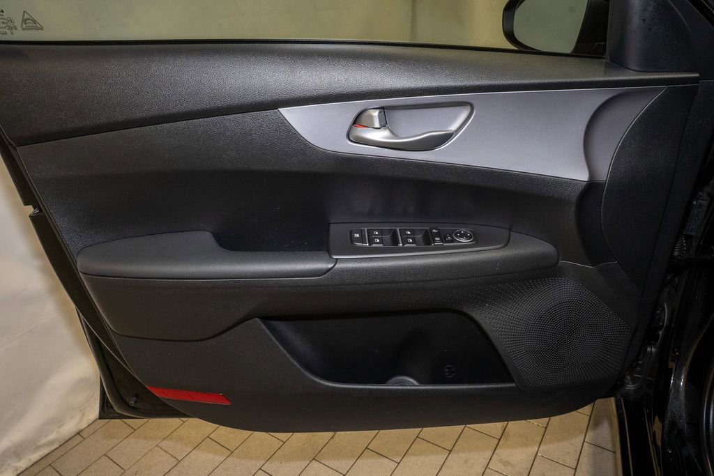 Used 2024 Kia Forte LXS image 10