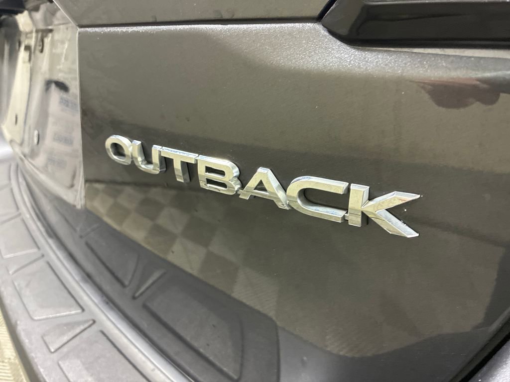 Used 2022 Subaru Outback Limited image 12