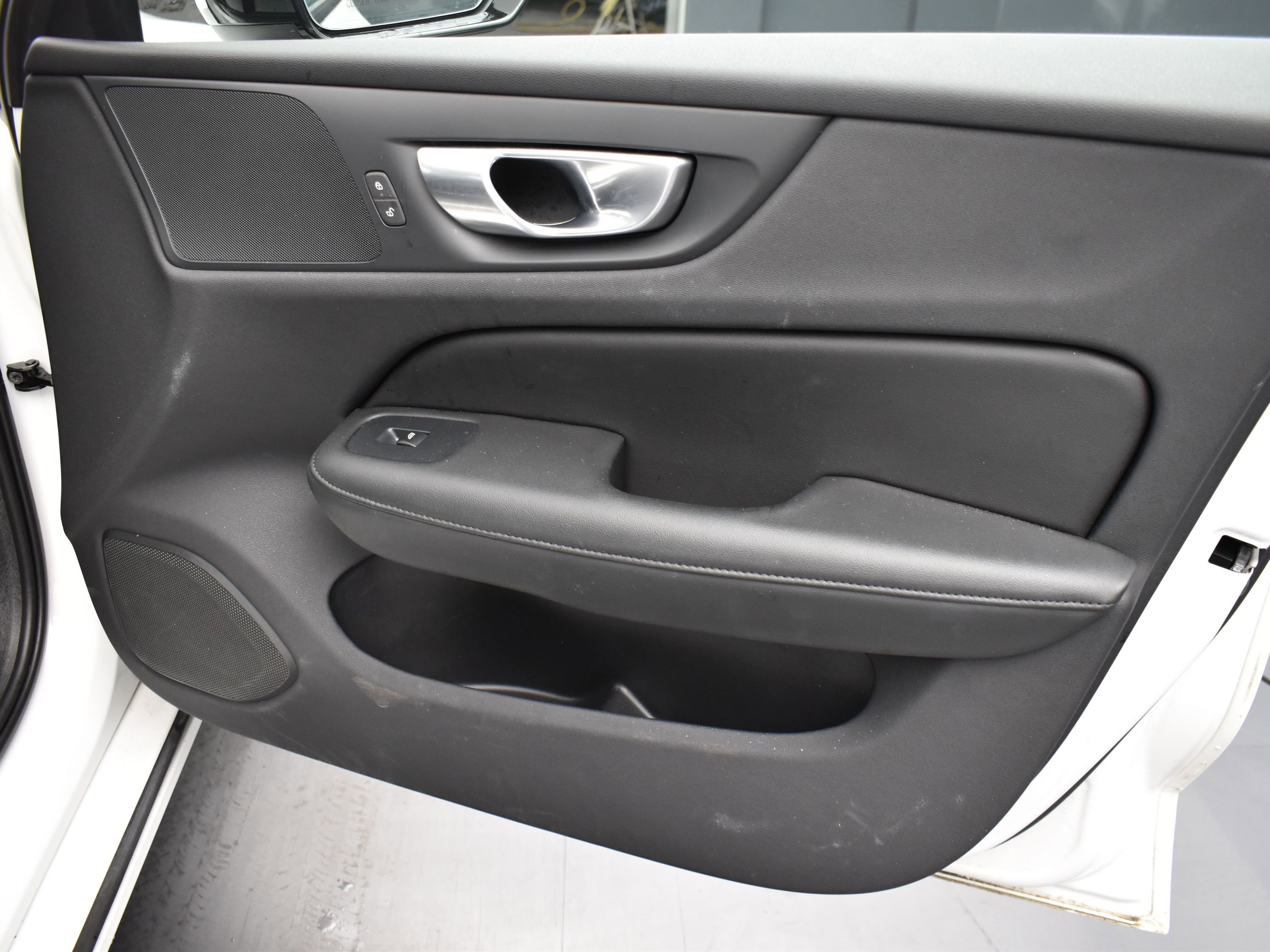 Used 2024 Volvo S60 B5 Core image 13