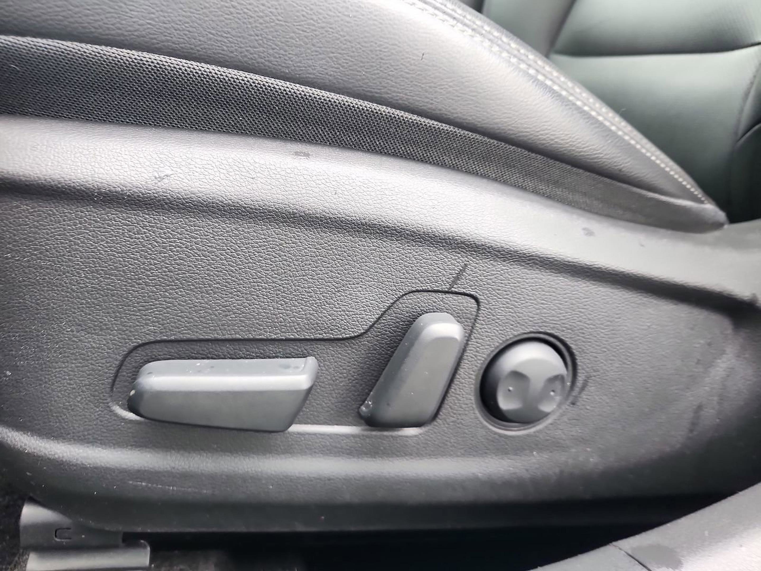 Certified 2022 Hyundai Kona Limited FWD image 13
