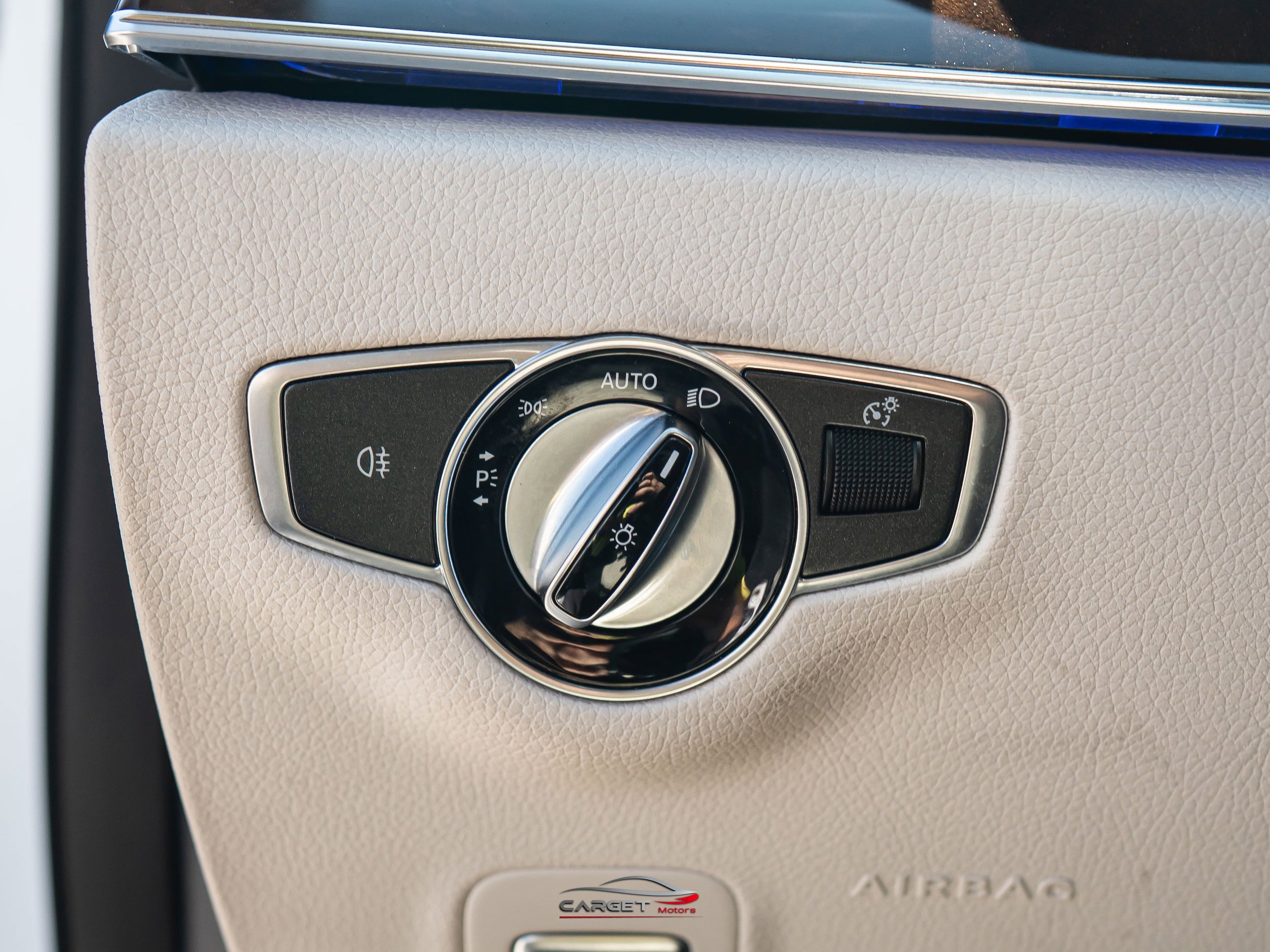 Used 2021 Mercedes-Benz E 350 4MATIC Sedan w/ Premium Package image 36