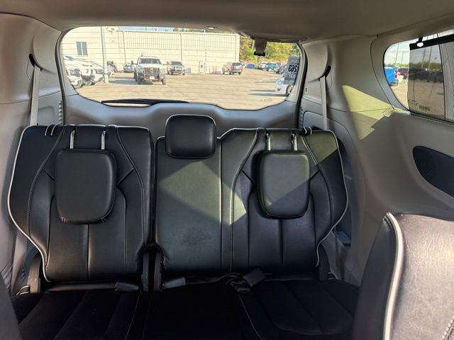 Used 2024 Chrysler Pacifica Limited image 32