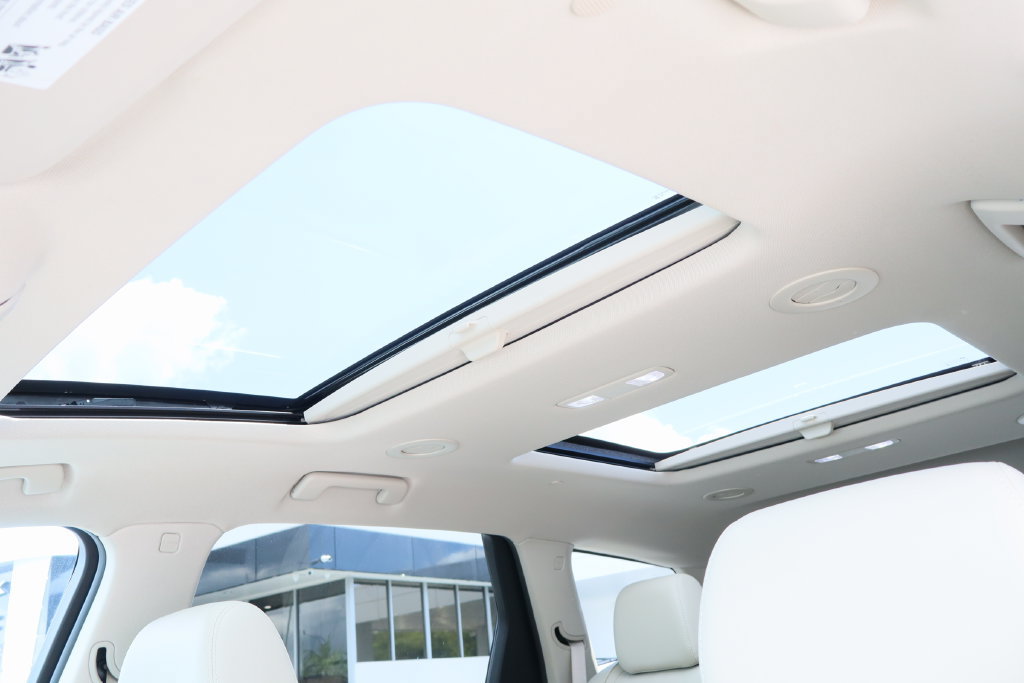 Certified 2021 Buick Enclave Premium w/ Sun and Sites Package FWD image 23