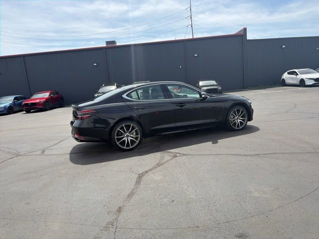 Used 2025 Genesis G70 2.5T image 5