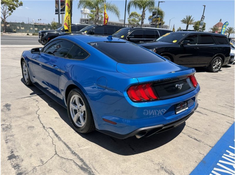 Used 2020 Ford Mustang Coupe RWD image 4
