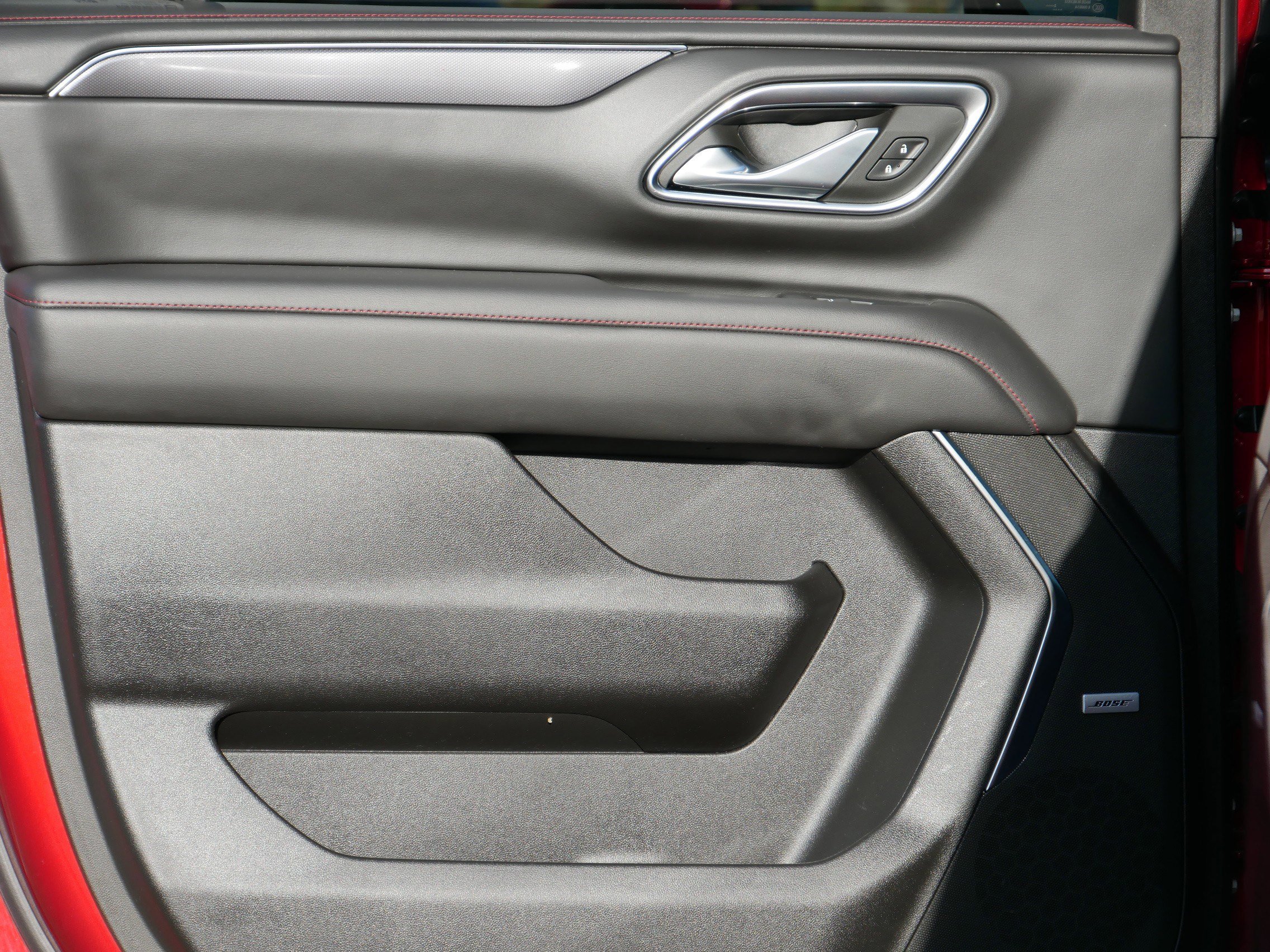 Used 2023 Chevrolet Suburban RST w/ Sport Performance Package image 18