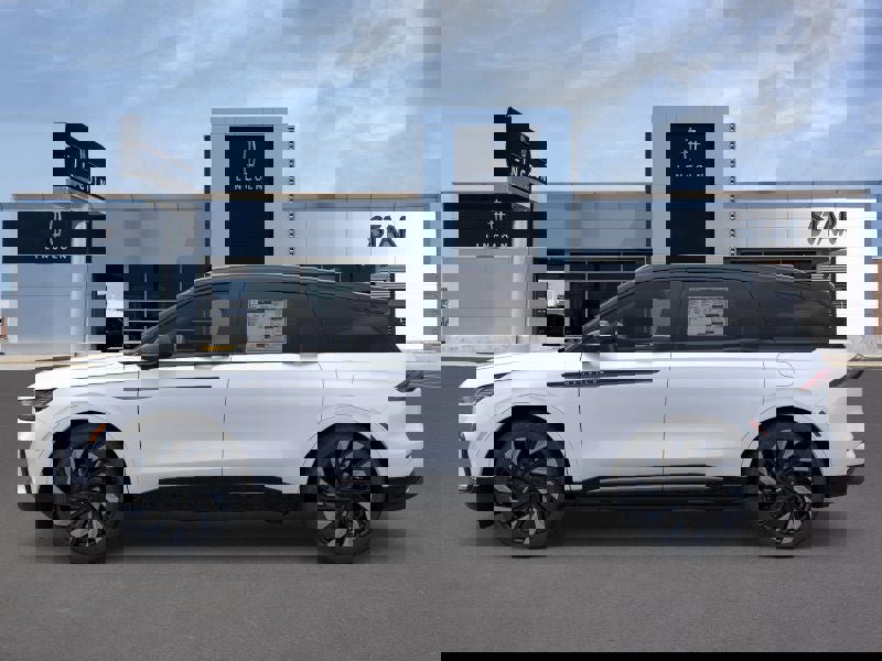 New 2026 Lincoln Nautilus Reserve w/ Jet Appearance Package image 3